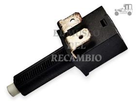 Interruptor mecánico luces de freno Ford-Mazda-Mercedes-... Recambio