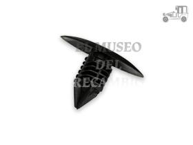 Grapa paso de rueda Renault 2001- Recambio