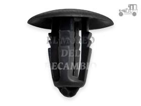 Grapa Revest Ford Recambio