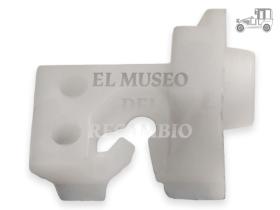 GRAPA MOLDURA LATERAL AX,C-15 Recambio