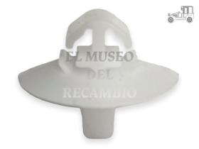 Grapa blanca fijación moldura Iveco Daily Recambio