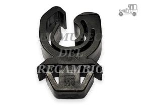 Grapa fijación varilla de capó Opel Astra G Recambio