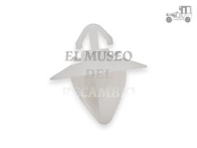 Grapa fijación moldura lateral Fiat Recambio