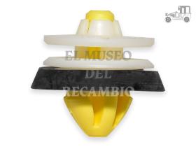 Grapa fijación tapicería puertas Audi A3 2004- Recambio