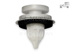 Grapa fijación moldura parabrisas Citroën C4 y Picasso Recambio