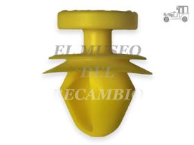 Grapa fijación panel de puerta Peugeot 207, 307 y 308 Recambio