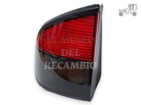 Piloto trasero izquierdo aleta Renault Safrane Recambio