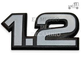 Anagrama "1.2" en color plata Seat Seat Clásico
