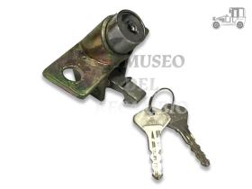 Cerradura tapa de motor Seat 850 Spider Clausor