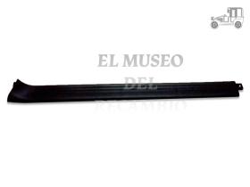 Guarnecido inferior de puerta izquierda Audi A3 .
