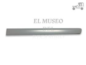 Moldura de puerta trasera izquierda Volkswagen Polo 05-09 .