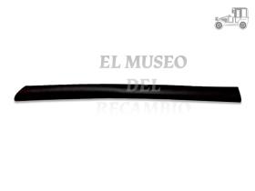 Moldura de puerta trasera derecha Audi A4 .