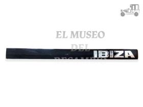 Anagrama Ibiza II portón banda negra lado derecho Seat Clásico