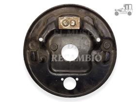 Platillo delantero izquierdo portazapatas Seat 600 E, L MUSEO