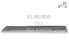 Moldura de puerta trasera izquierda Volkswagen .