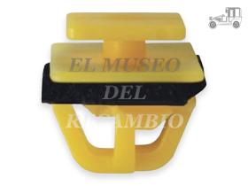Grapa fijación de moldura Hyundai y Kia Recambio