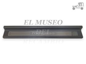 Moldura inferior puerta delantera izquierda Renault Megane Recambio